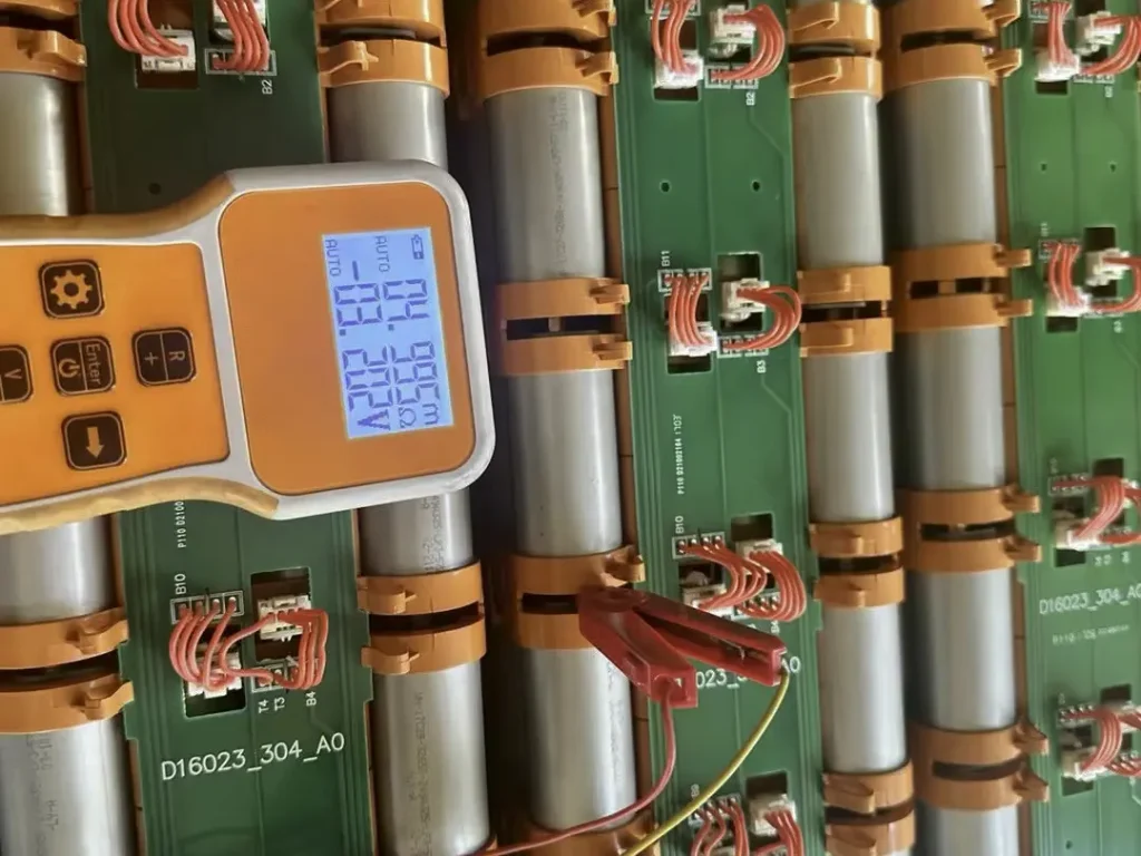 Battery aging analysis using diagnostic voltage and resistance meter