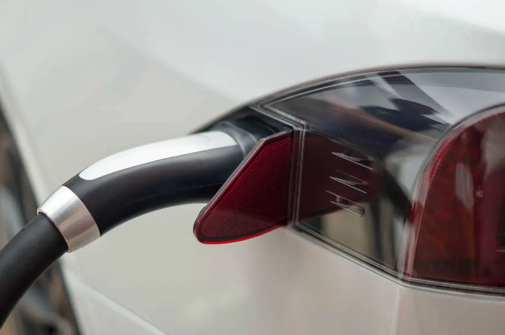 Tesla Model S charging port connection – how to charge a Tesla Model S demo