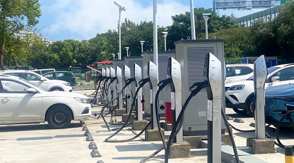 Electric vehicles using shared EV chargers with load balancing and load management