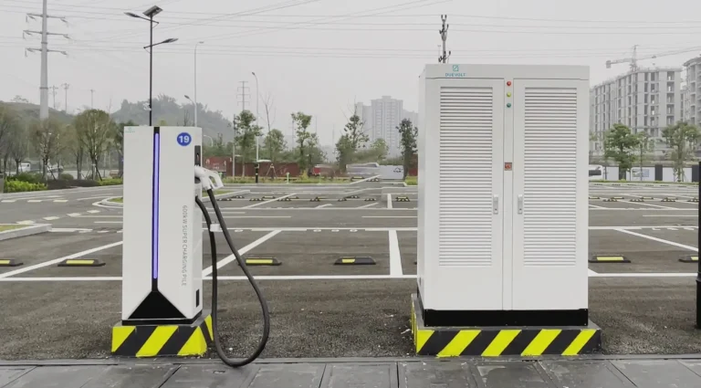 high power DC fast charger used in commercial EV charging station installation