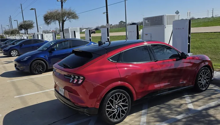 How Long Do Electric Car Batteries Last: will charging at DC fast charging station affect the lifespan of batteries?